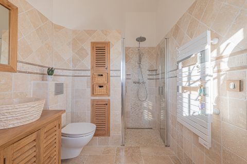 Neo-Provençal house, 126 sqm, in Cabris – Breathtaking sea view, heated pool, peaceful setting