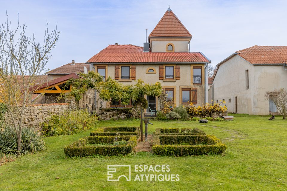 Ancien corps de ferme transformé et sa grange à 20 minutes de Metz
