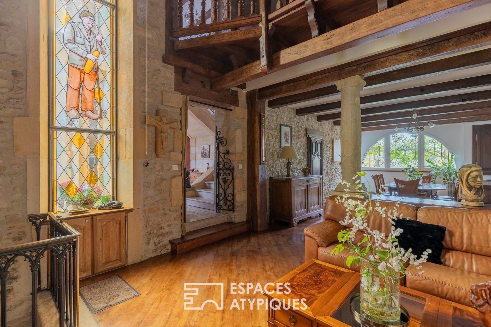 Ancien corps de ferme transformé et sa grange à 20 minutes de Metz