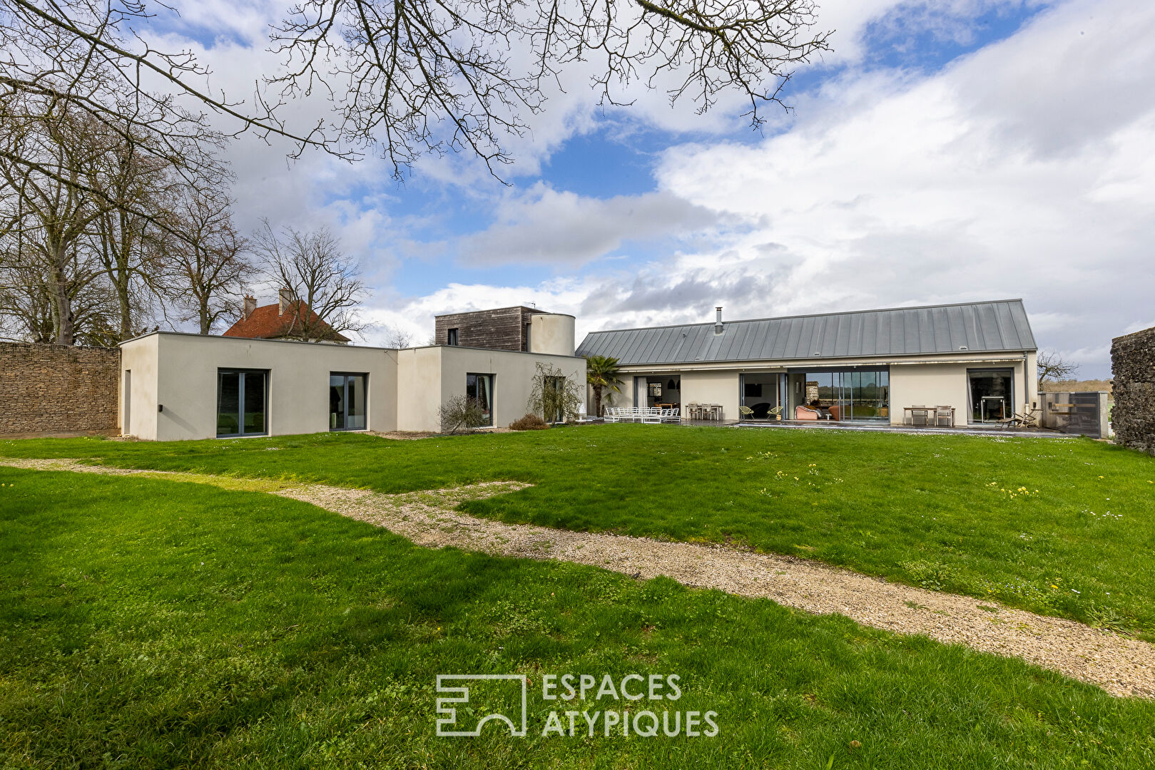 Maison d&rsquo;architecte contemporaine avec parc et piscine
