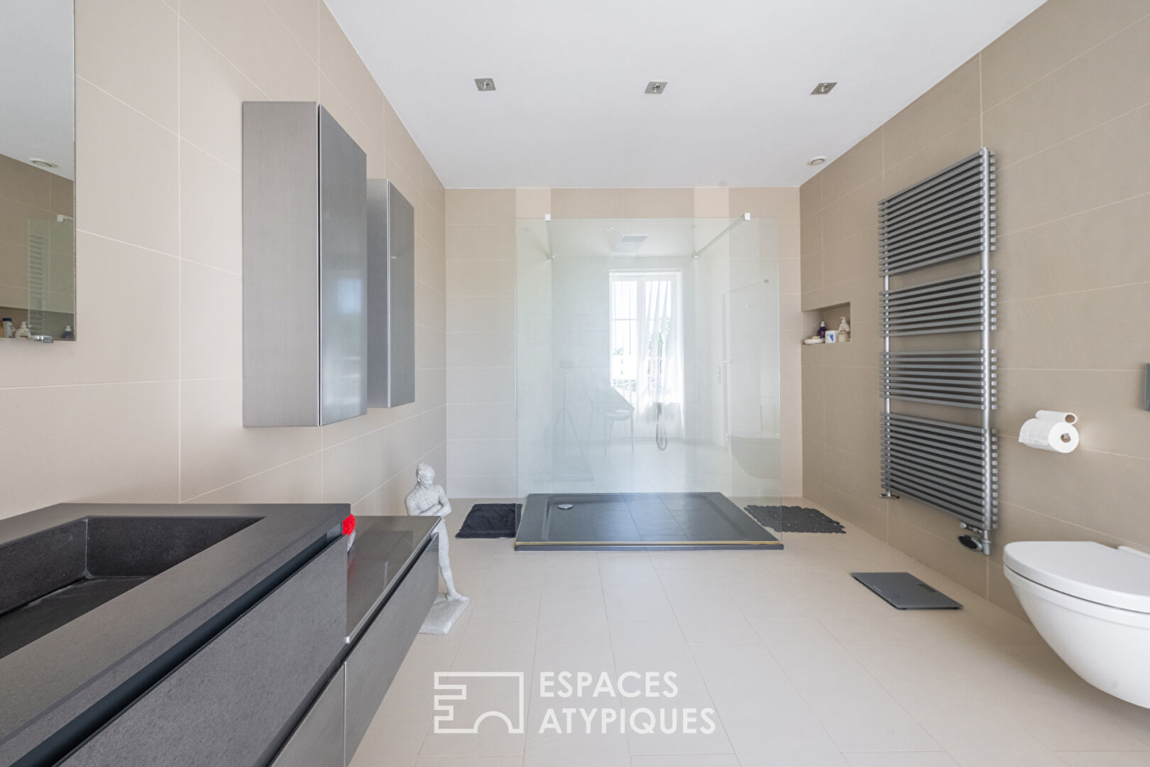 Charming Bourgeois House with Park near Chalon-sur-Saône