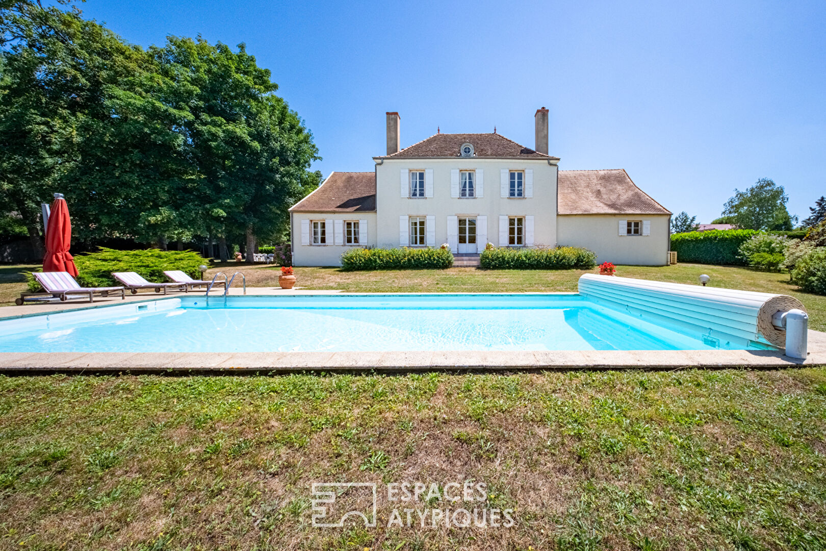 Charming Bourgeois House with Park near Chalon-sur-Saône