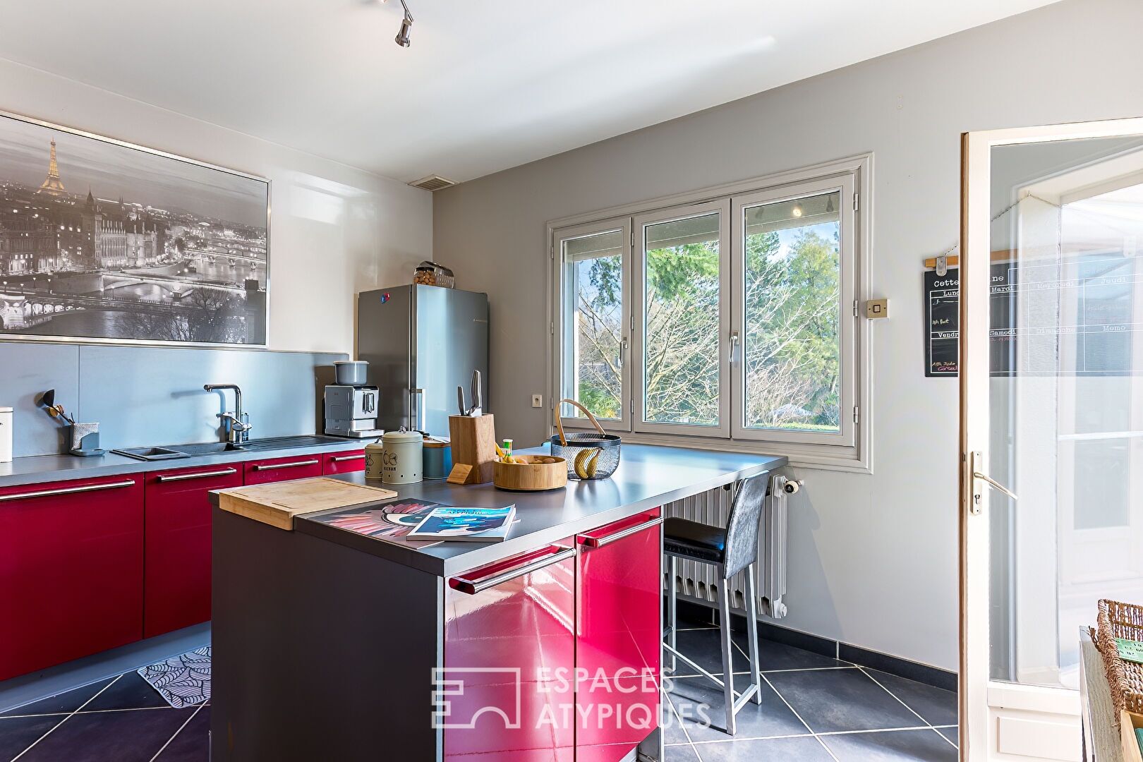 Maison de caractère et dépendances Atypiques dans un parc arboré aux portes de Valence