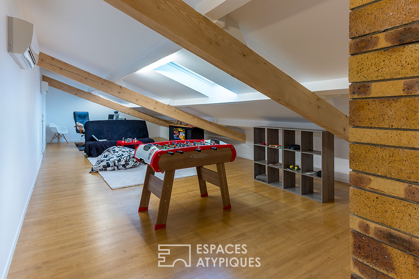 Maison de caractère et dépendances Atypiques dans un parc arboré aux portes de Valence