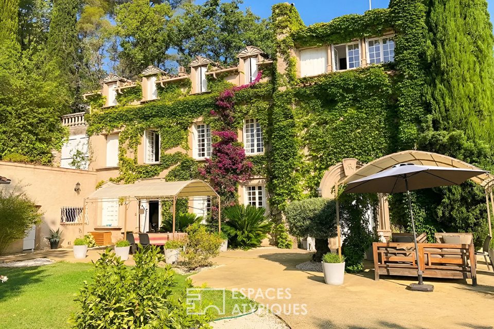 Manoir du 19e siècle et ses dépendances avec vue panoramique
