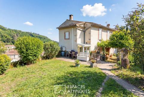 Stone house with breathtaking views of the Black Mountain