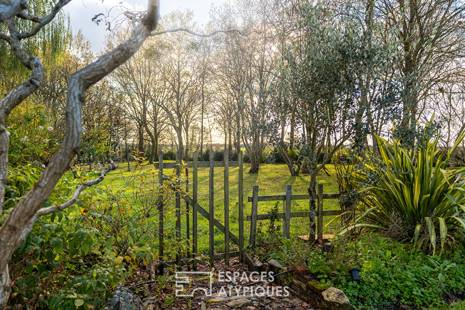 Sublime Longère dans son écrin de verdure Nord de Nantes