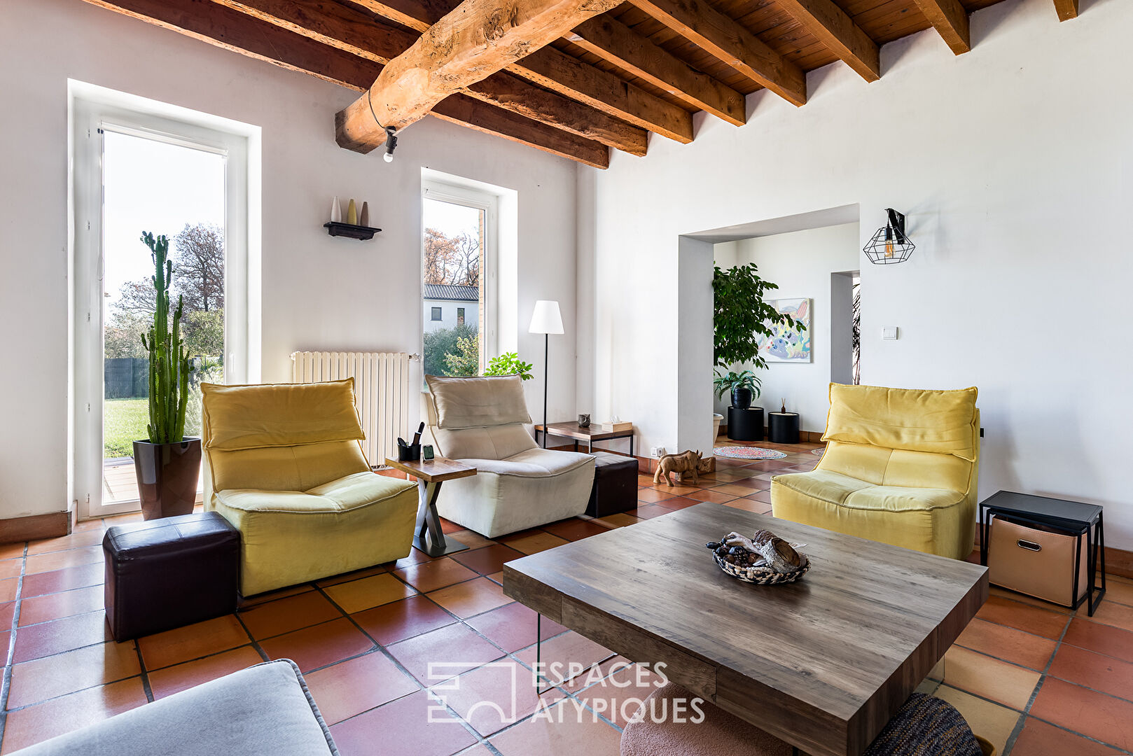 House inspired by the Lauragais region, located in the hills above Lapeyrouse-Fossat