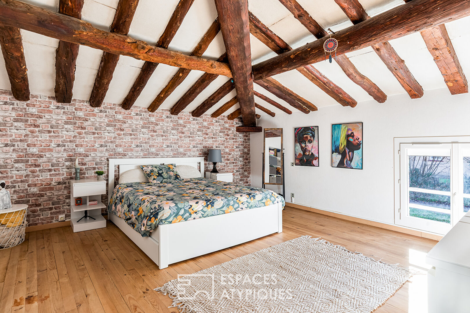 House inspired by the Lauragais region, located in the hills above Lapeyrouse-Fossat