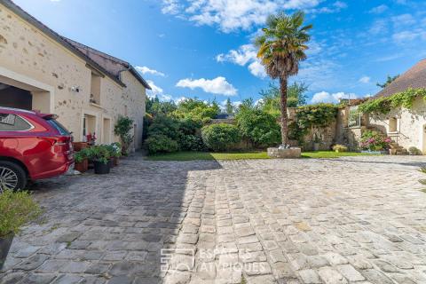 Le corps de ferme rénové avec jardin sans vis-à-vis