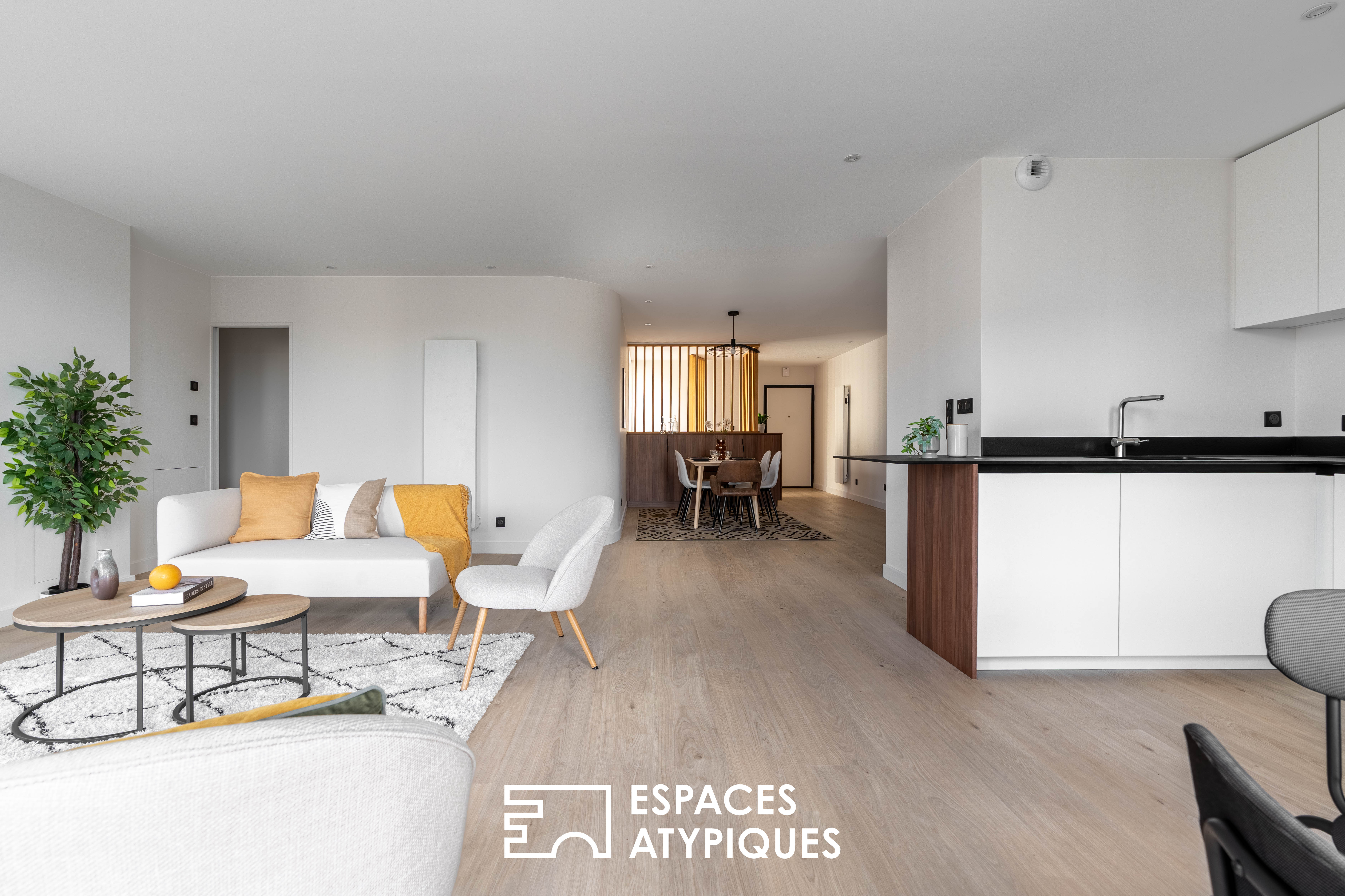 138 m² de volumes et lumière dans un duplex d&rsquo;exception – Place de Bretagne