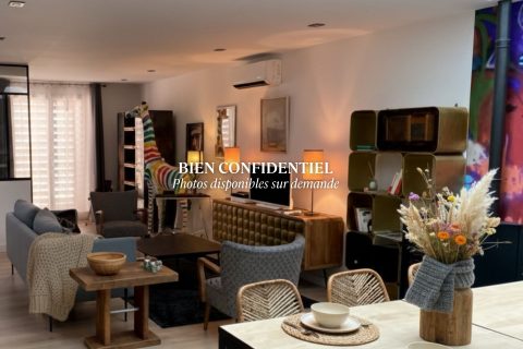 Maison de village de caractère avec terrasse et verrière zénithale