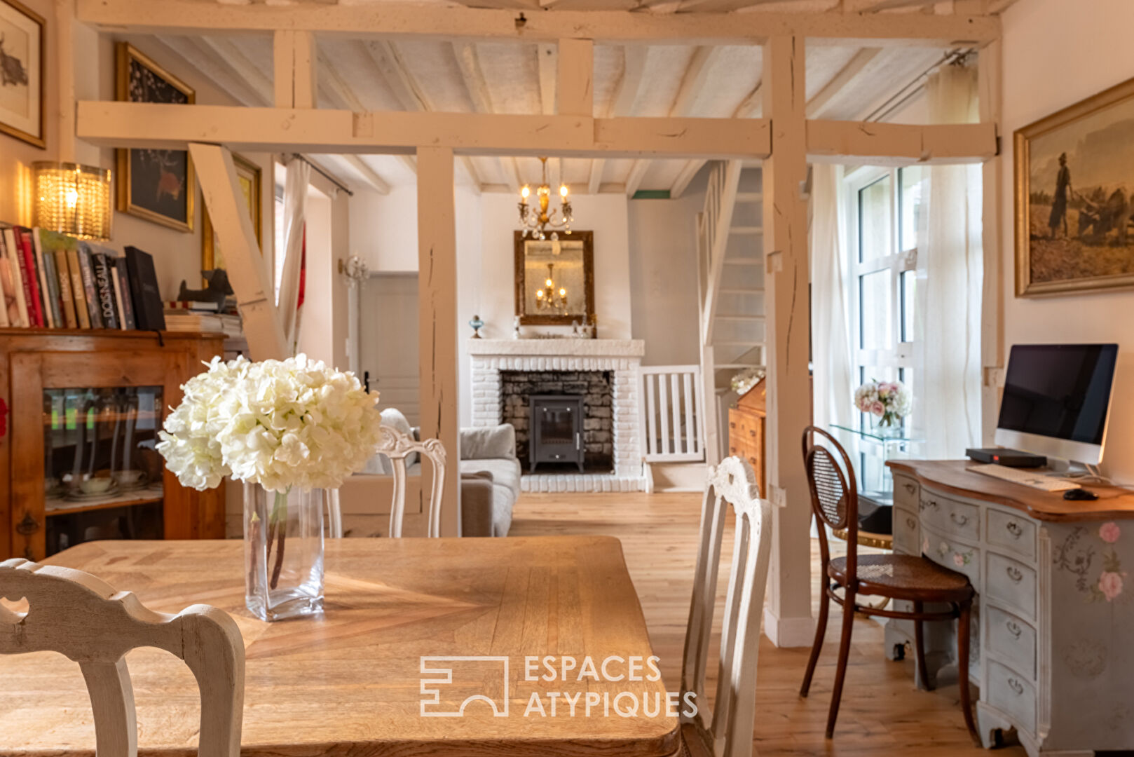 Old farmhouse carefully renovated in the heart of Lyons