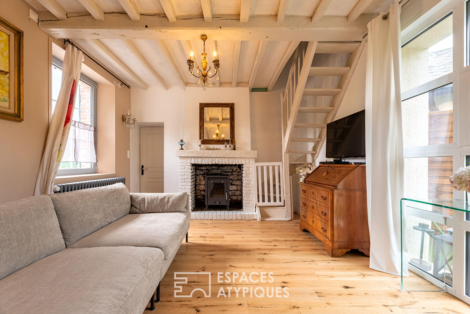 Old farmhouse carefully renovated in the heart of Lyons