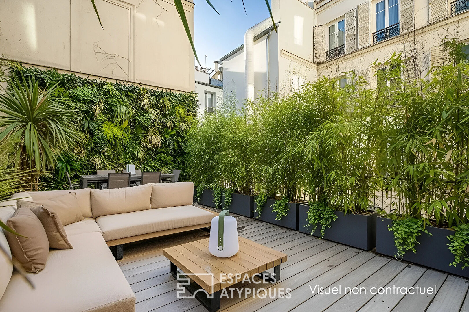 Ancien atelier rénové en duplex esprit loft avec terrasse – Marché Cadet