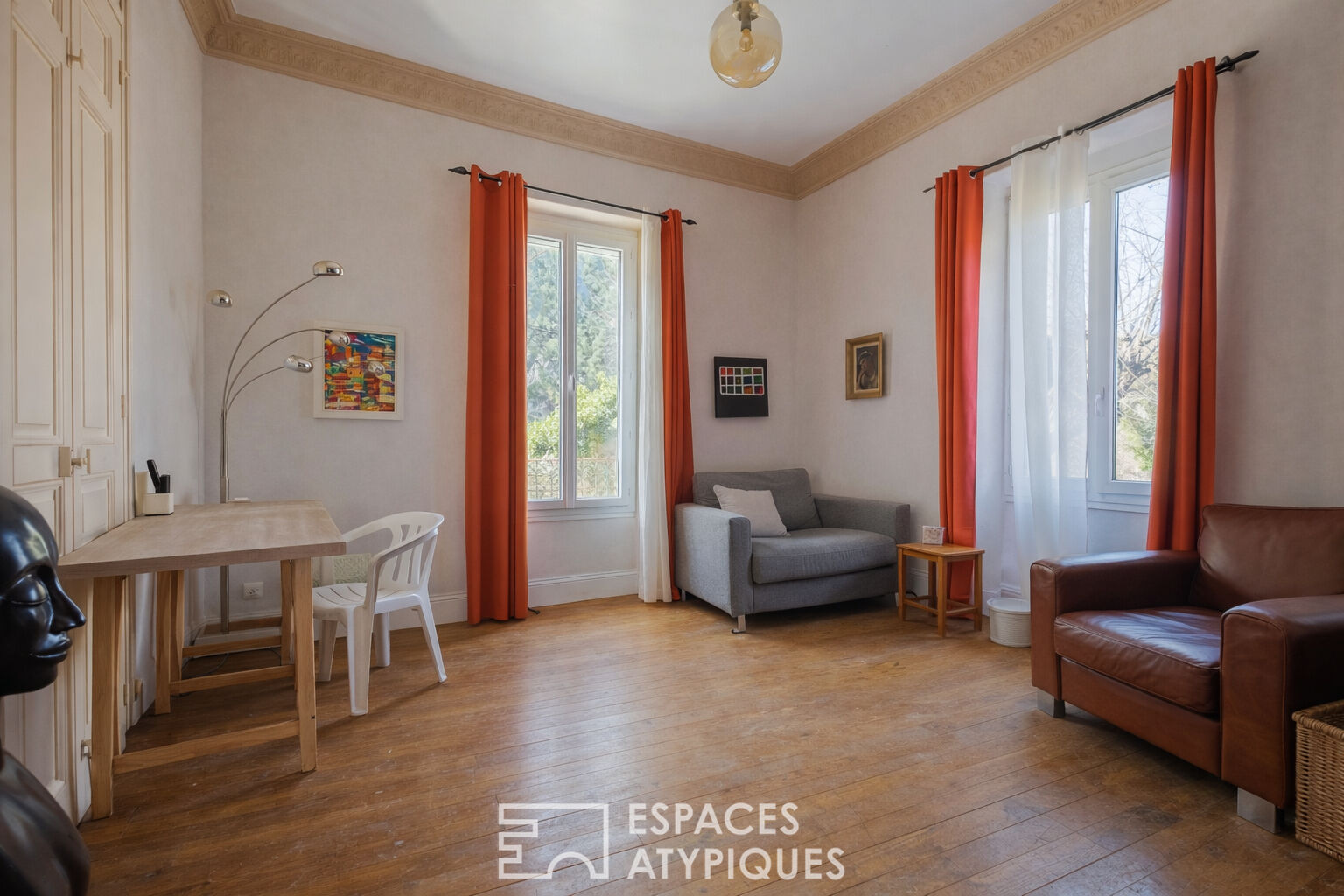 Character house to renovate with reception potential in the Baronnies