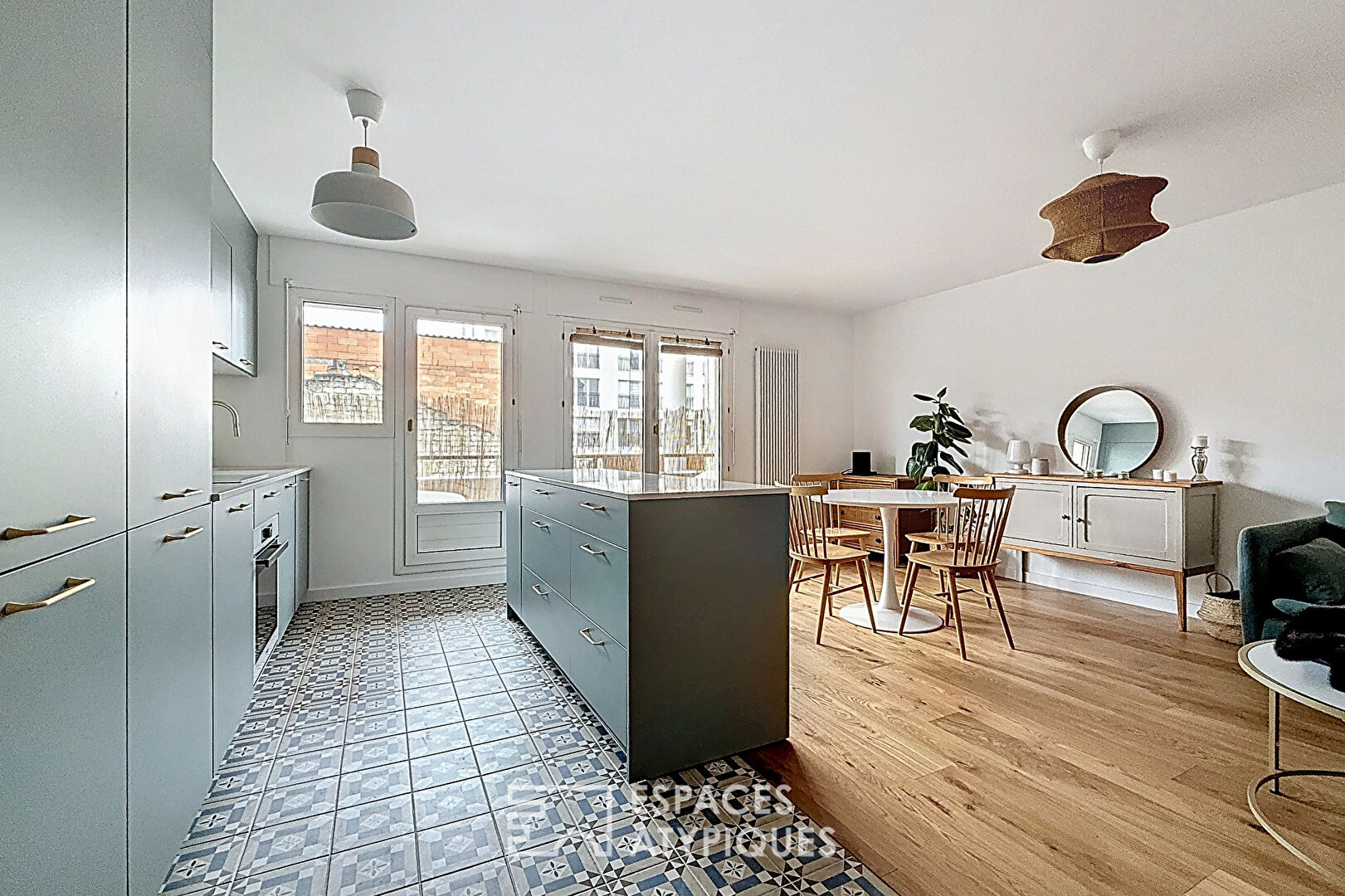 Renovated apartment with a wraparound balcony