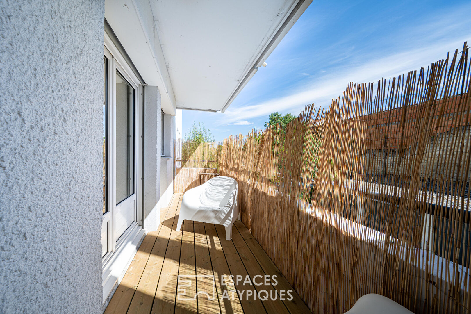 Renovated apartment with a wraparound balcony