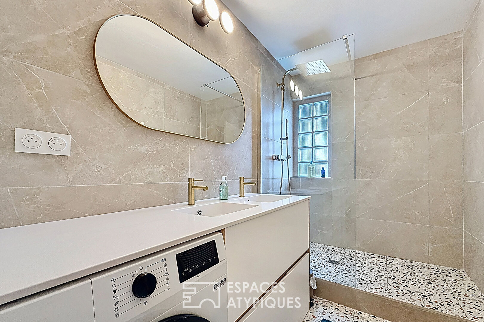 Renovated apartment with a wraparound balcony