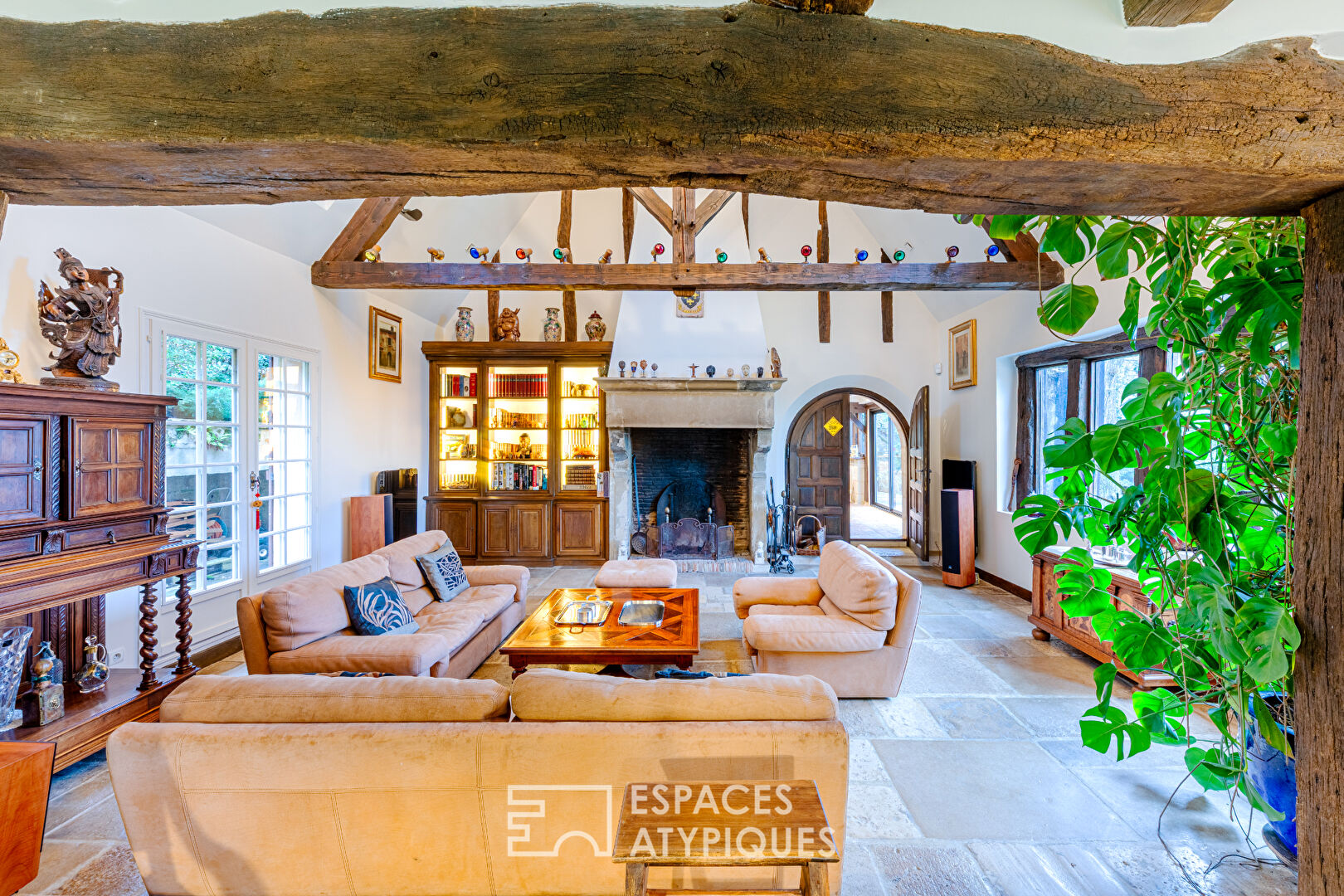 Timeless elegance! Signature residence with majestic proportions in the hills above Cormeilles-en-Parisis