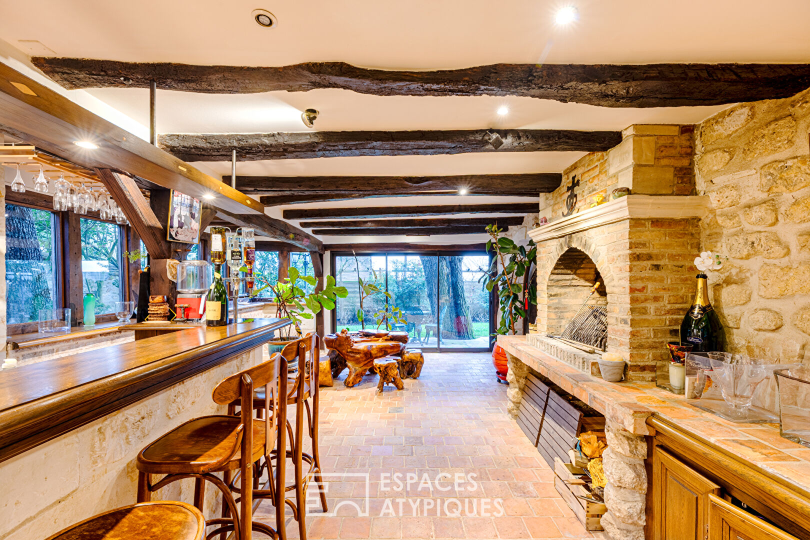 Timeless elegance! Signature residence with majestic proportions in the hills above Cormeilles-en-Parisis