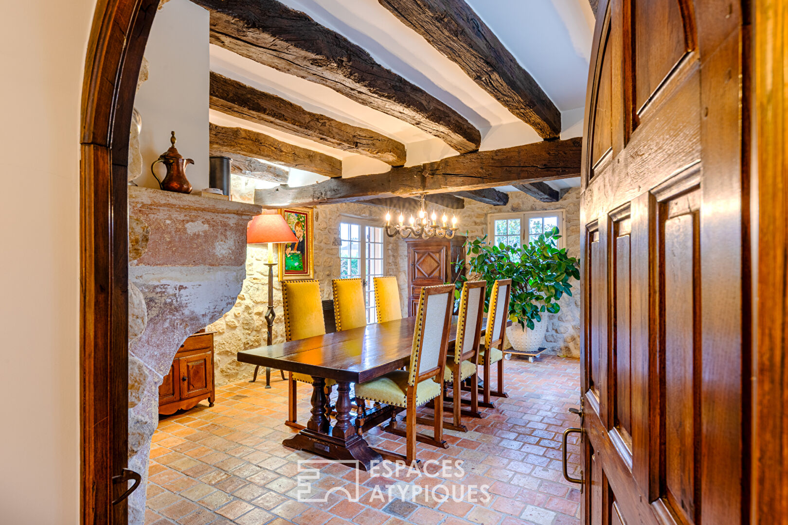 Timeless elegance! Signature residence with majestic proportions in the hills above Cormeilles-en-Parisis