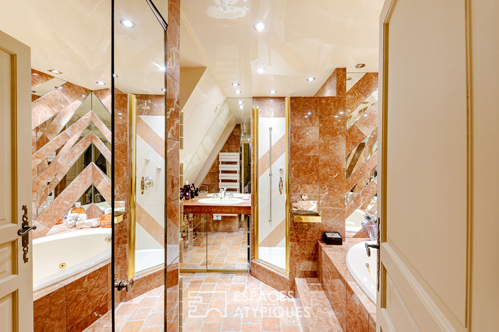 Timeless elegance! Signature residence with majestic proportions in the hills above Cormeilles-en-Parisis