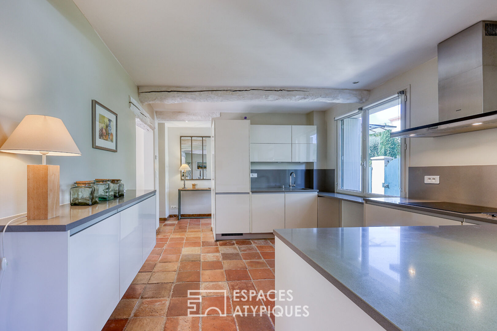 Bastide close to shops and its superb swimming pool