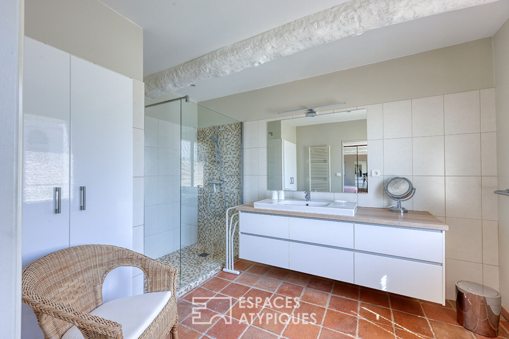 Bastide close to shops and its superb swimming pool