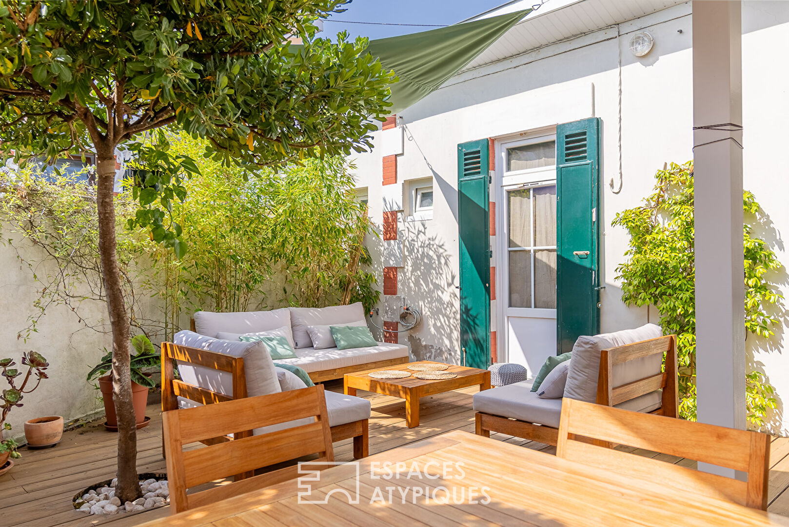 Parenthèse arcachonnaise entre plage et commerces