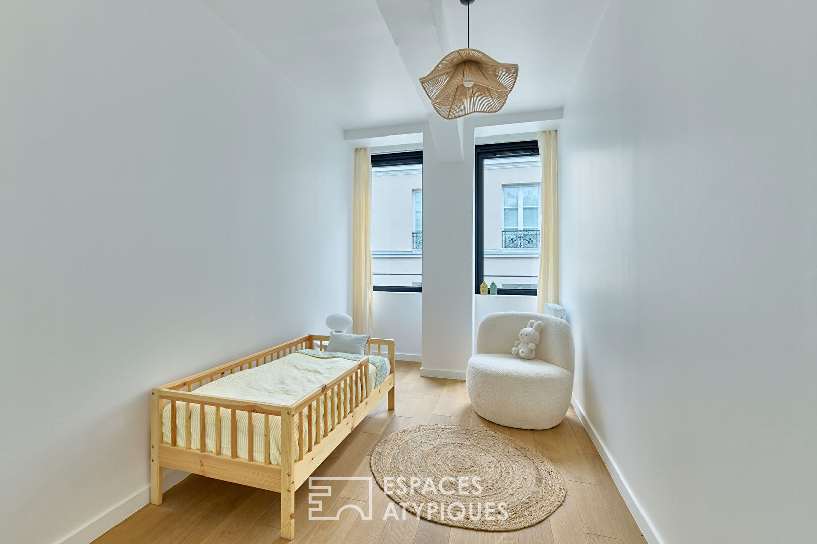 Appartement à l&rsquo;esprit atelier proche de la Place des Vosges