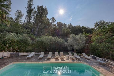 Villa d’architecte dans un cadre nature avec piscine