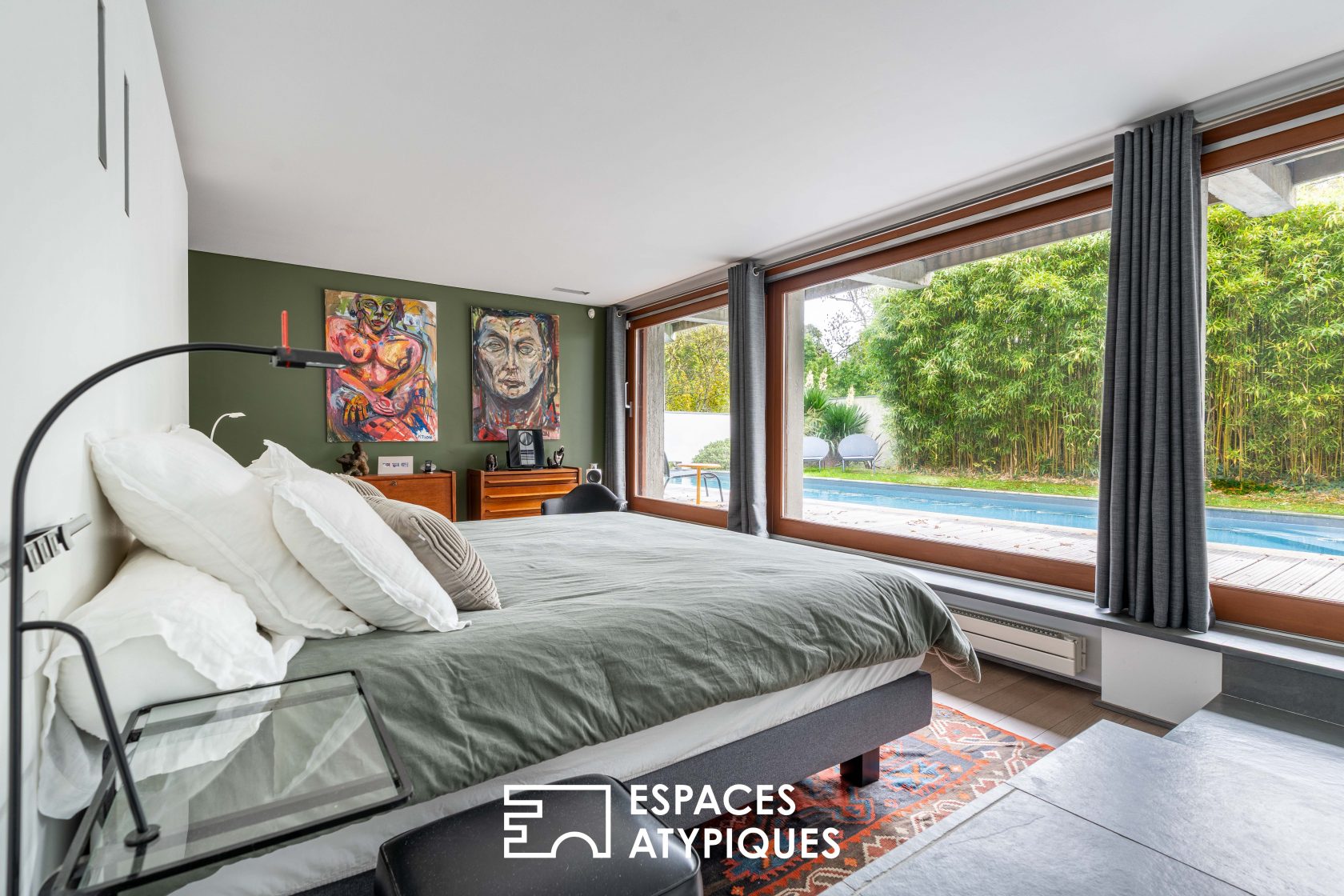 Exceptional architect-designed house with swimming pool