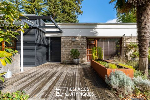 Exceptional architect-designed house with swimming pool