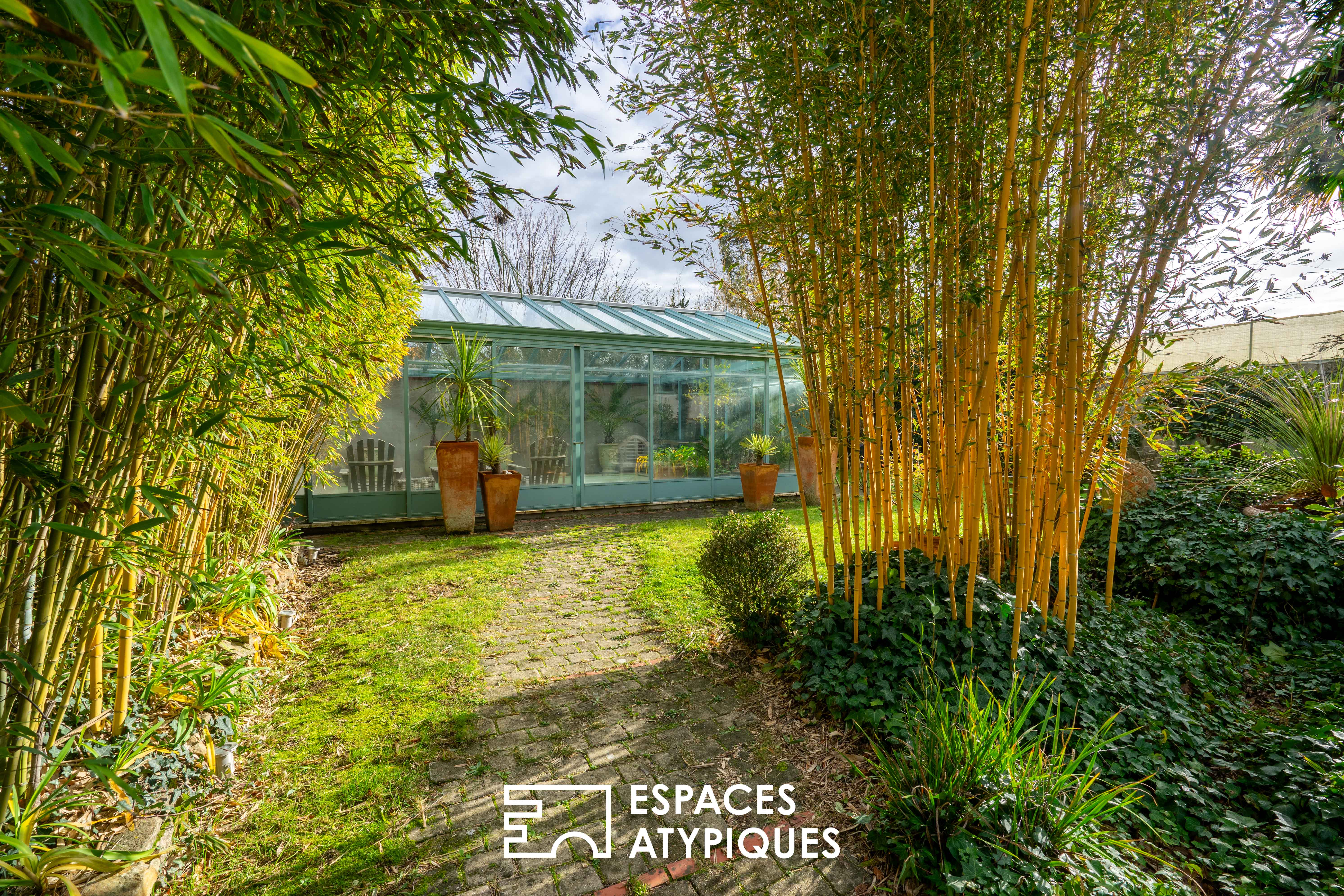 Historic seaside villa with swimming pool in the heart of Saint Brévin les Pins