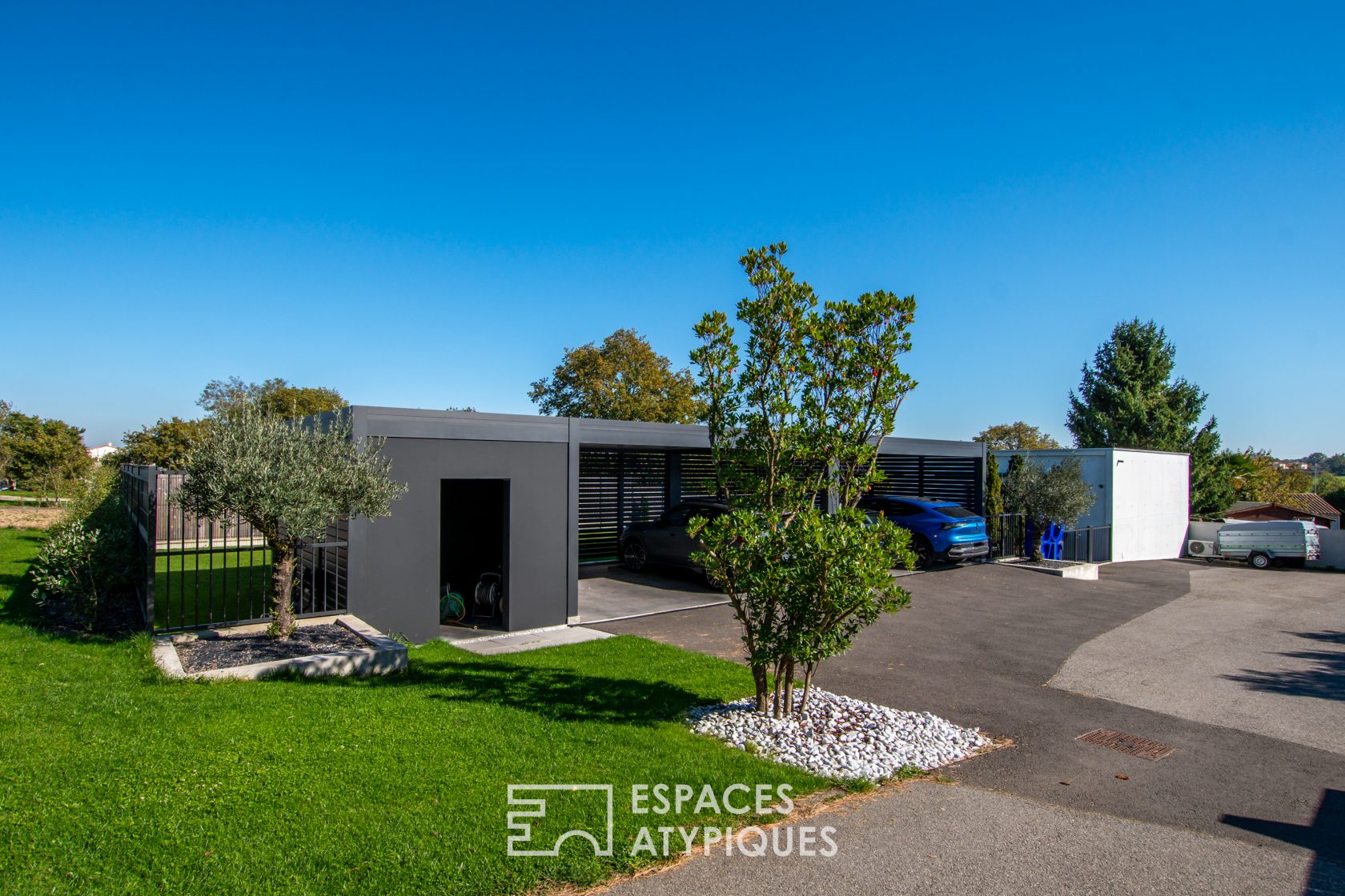 Villa contemporaine esprit Californien avec piscine, un véritable art de vivre
