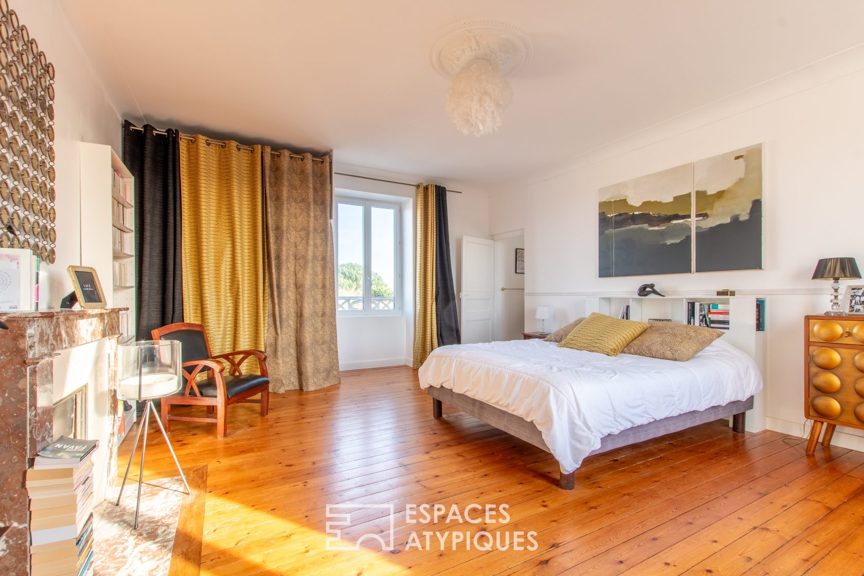 Demeure bourgeoise lumineuse avec jardin et charme historique