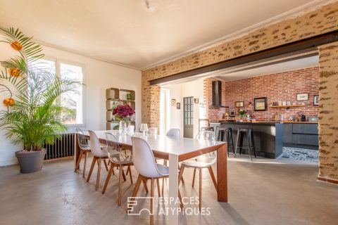 Demeure bourgeoise lumineuse avec jardin et charme historique