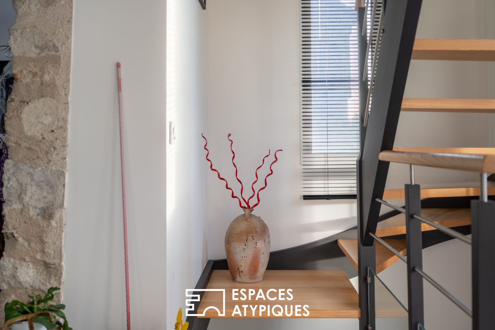 Maison de ville d&rsquo;une superficie de 177 m² avec un garage