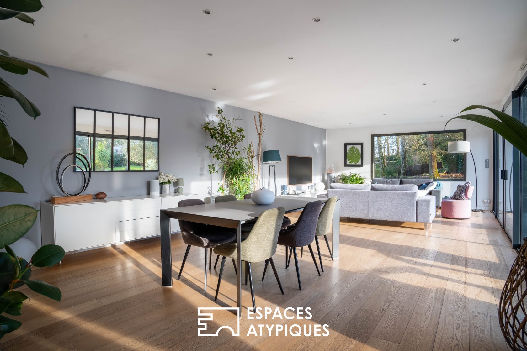 Contemporary architect-designed villa, discreet luxury in Basse-Goulaine