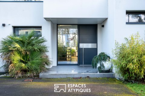 Contemporary architect-designed villa, discreet luxury in Basse-Goulaine