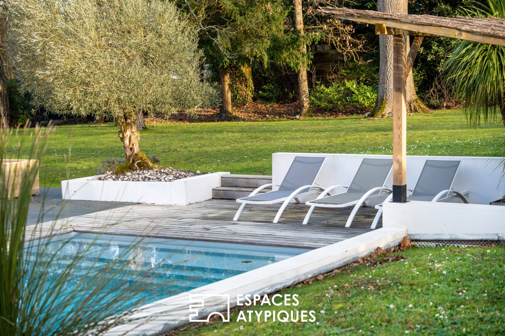 Contemporary architect-designed villa, discreet luxury in Basse-Goulaine