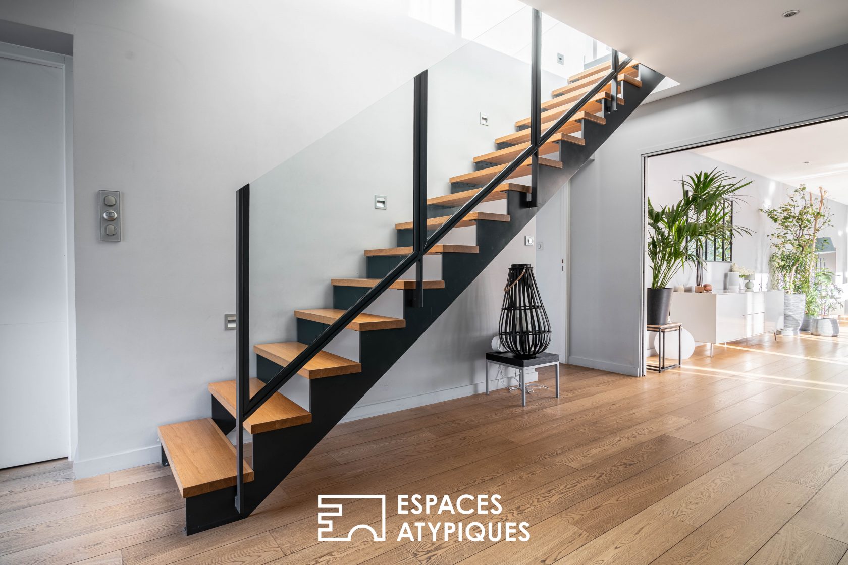 Contemporary architect-designed villa, discreet luxury in Basse-Goulaine