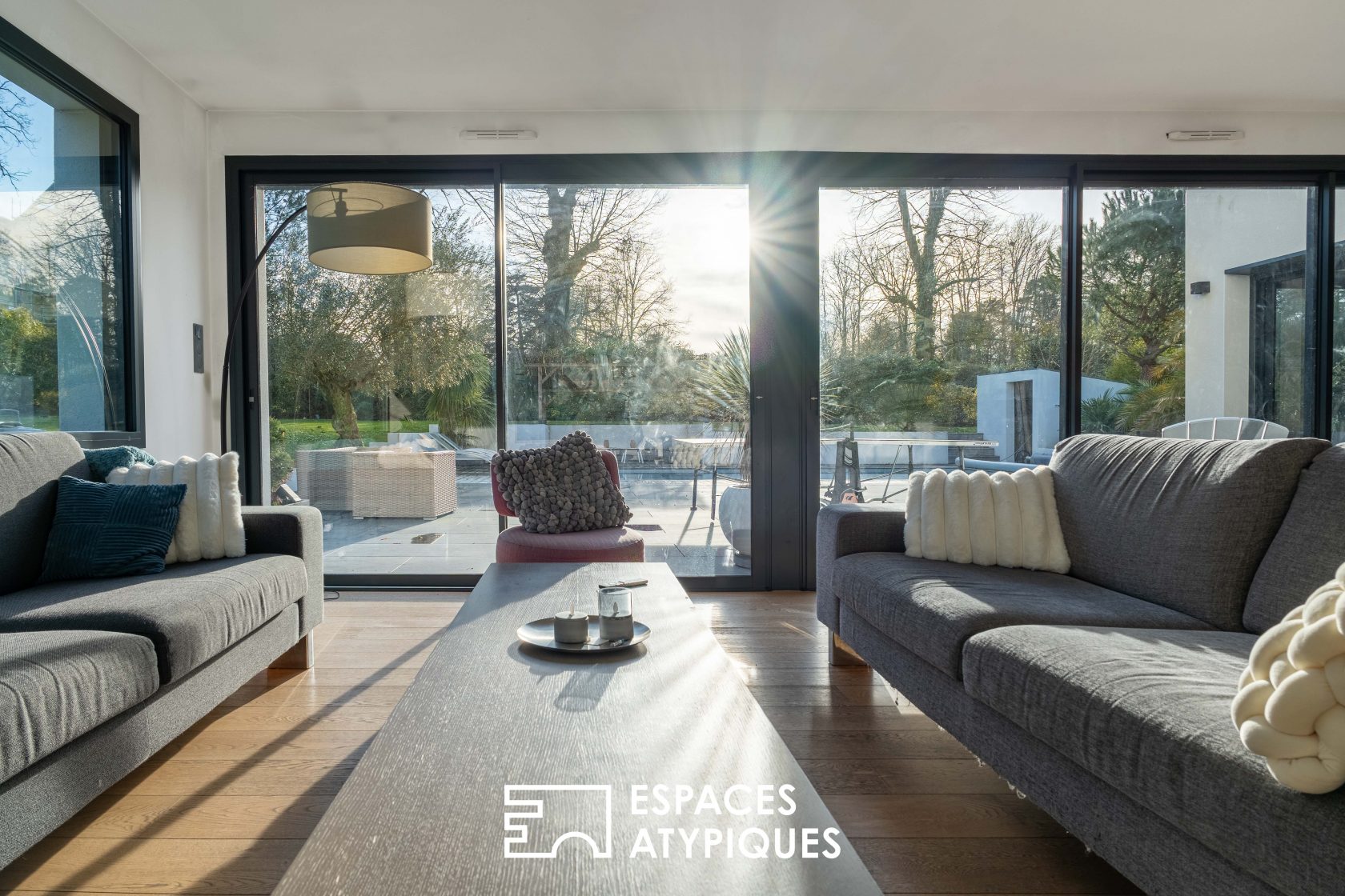 Contemporary architect-designed villa, discreet luxury in Basse-Goulaine