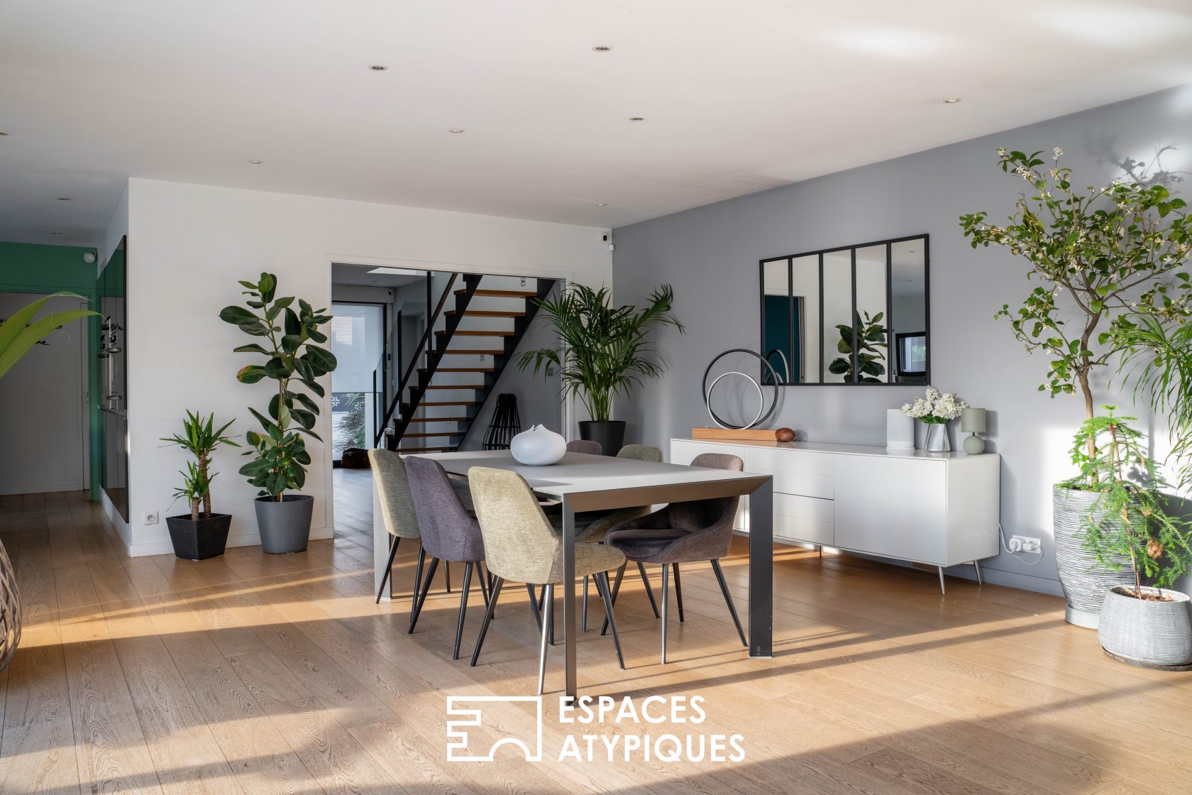 Contemporary architect-designed villa, discreet luxury in Basse-Goulaine