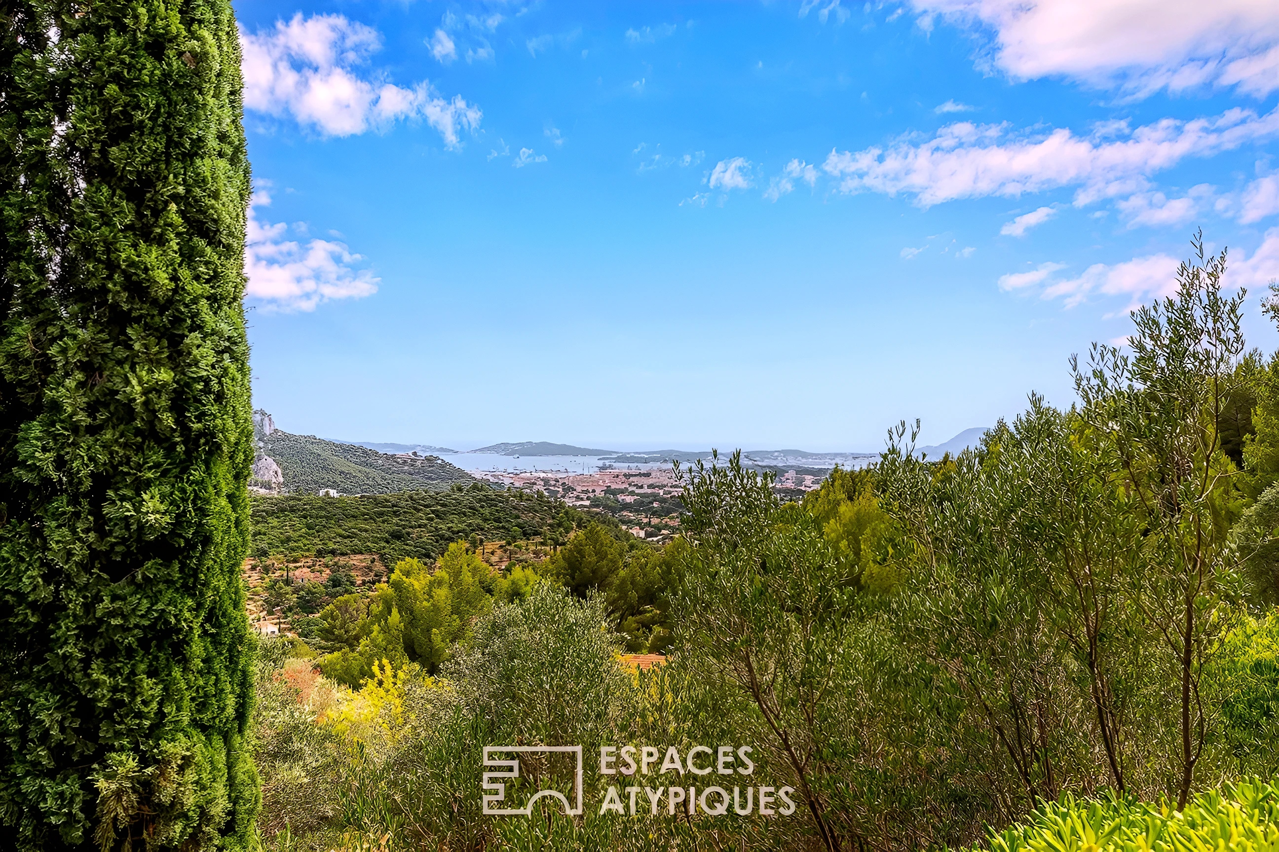 maison a vendre a toulon le revêts var 83000 bastide mas avec terrain piscine et vue mer