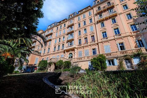 Élégance Bourgeoise au Grand Palais de Grasse