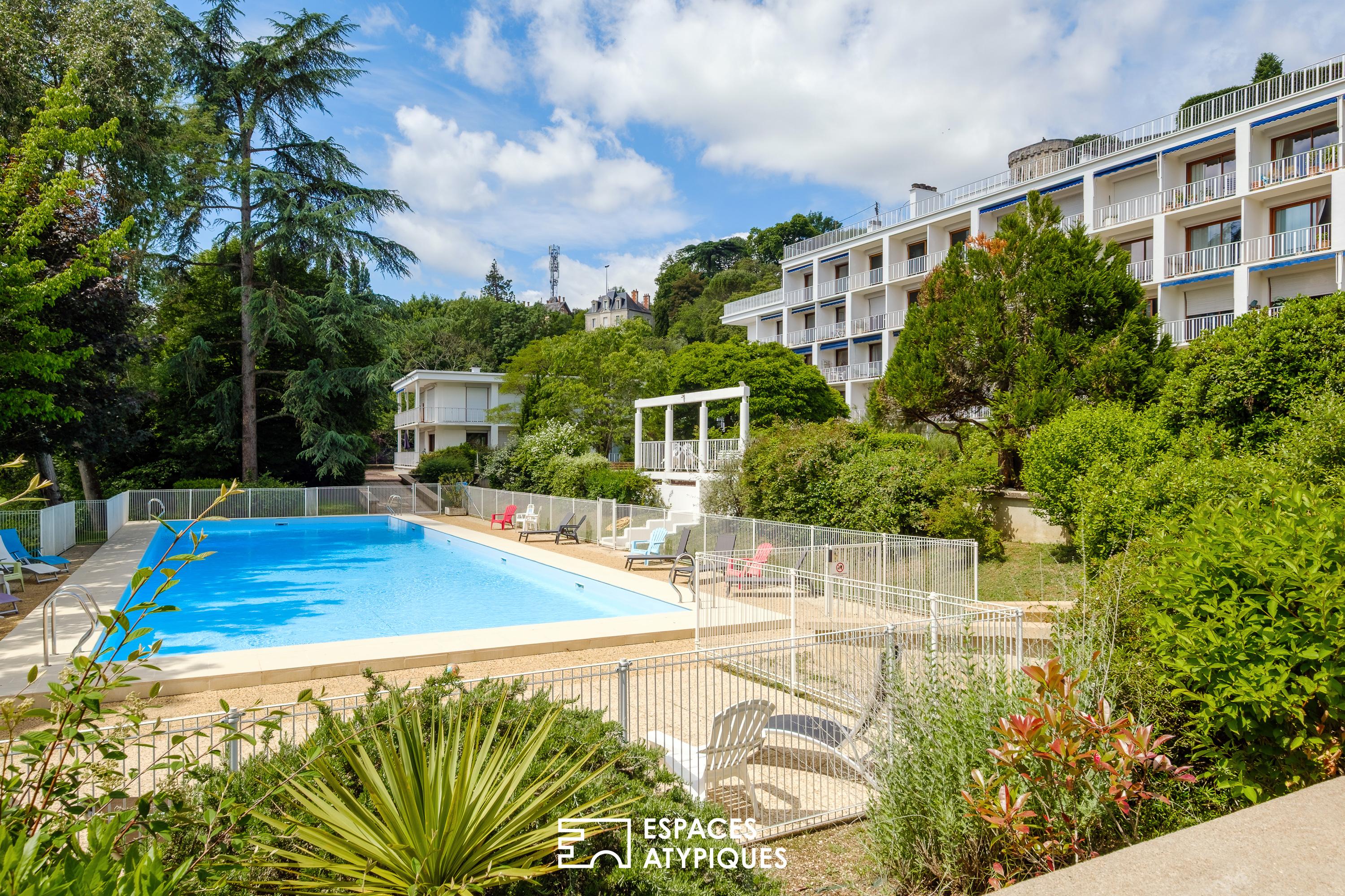 Signature 70’s avec vue sur le Clain, un potentiel à révéler