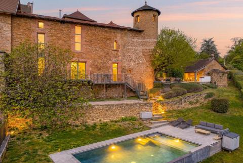 Ancienne bâtisse du Château Rouge rénovée