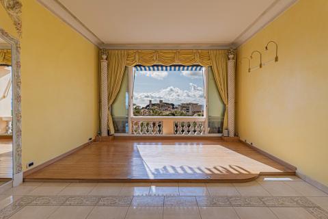 Élégance historique et panorama azuréen au Parc Continental